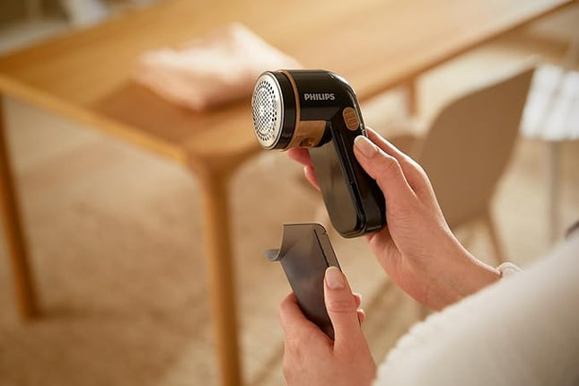 Philips Lint Remover GC026/80 – Quitapelusas Eléctrico Potente para Ropa y Textiles, Seguro para Todo Tipo de Tejidos