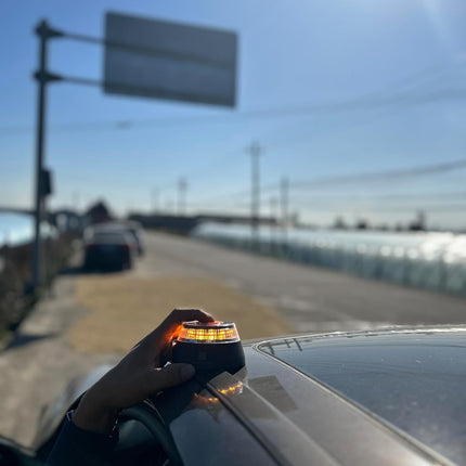 Luz de Emergencia V16 MegaLed Conectada DGT 3.0 – Geolocalizada, Homologada (IDIADA), Visible 1 km 360º, Conectividad Hasta 2038